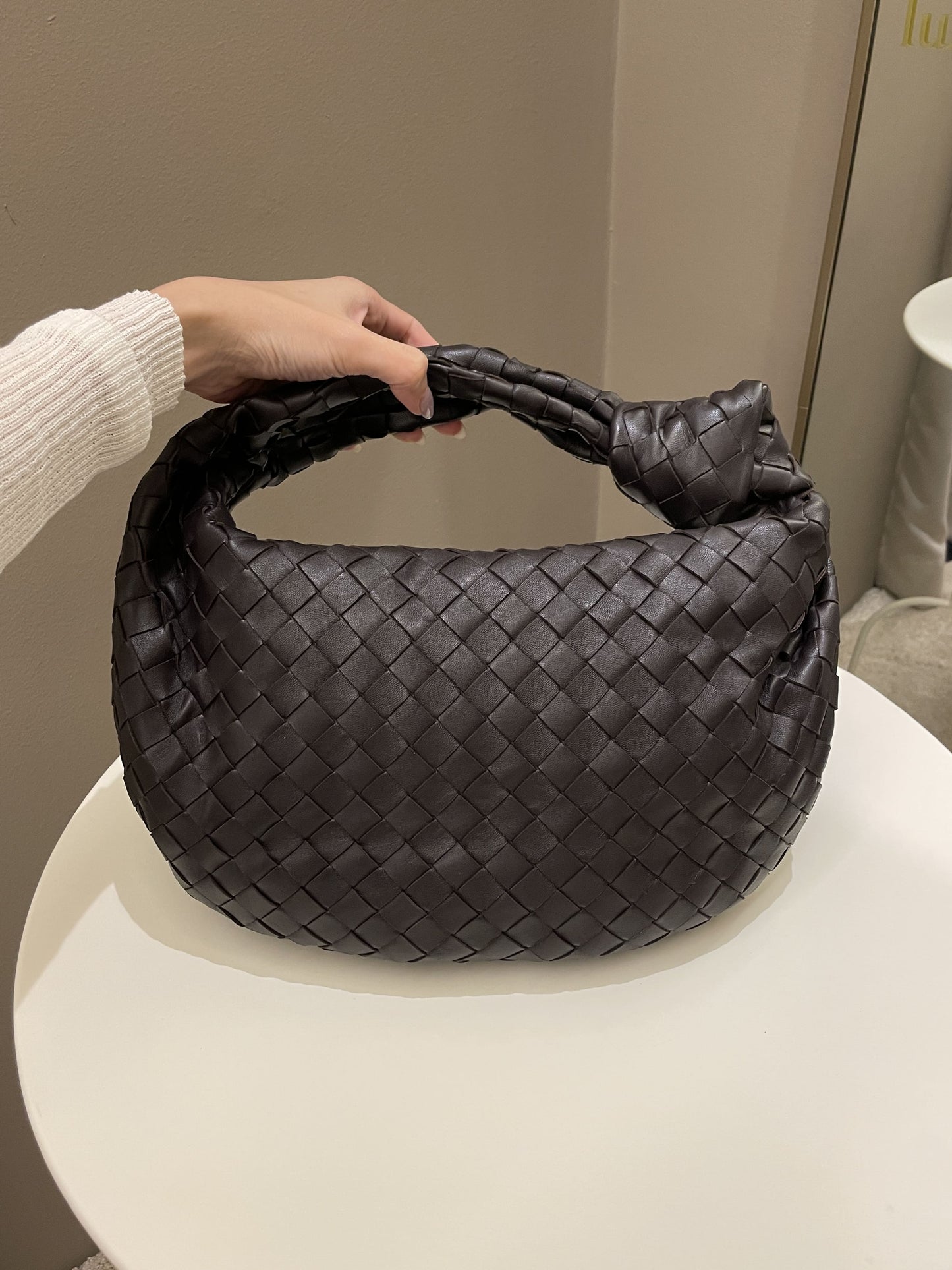 Bottega Veneta Jodie Shoulder Bag Potion Dark Ebene Leather