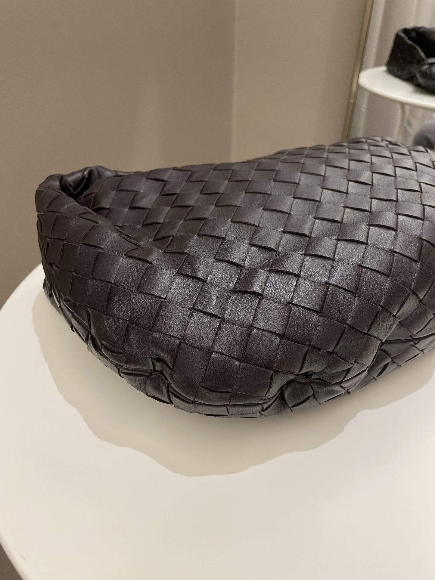 Bottega Veneta Jodie Shoulder Bag Potion Dark Ebene Leather