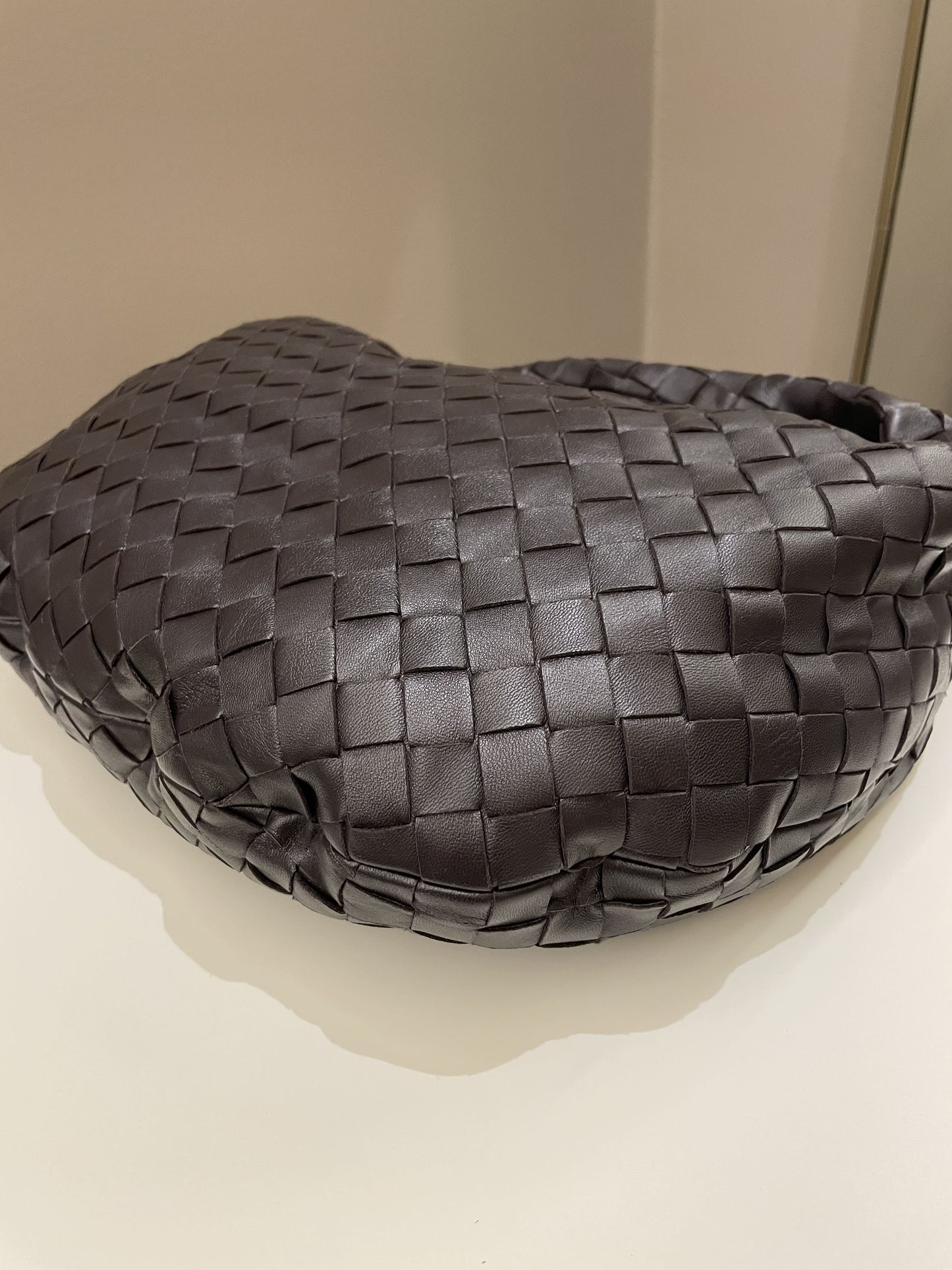 Bottega Veneta Jodie Shoulder Bag Potion Dark Ebene Leather