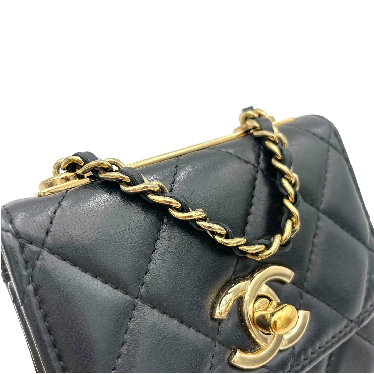 Trendy CC Black Crossbody Bag in Lambskin, Gold hardware