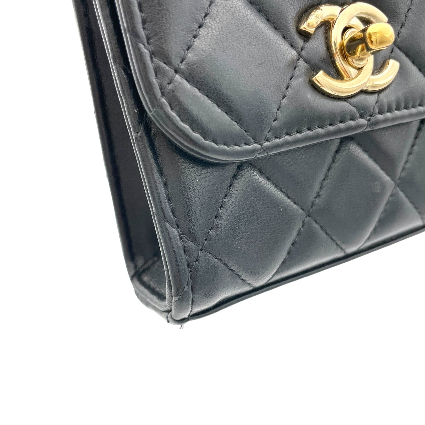 Trendy CC Black Crossbody Bag in Lambskin, Gold hardware