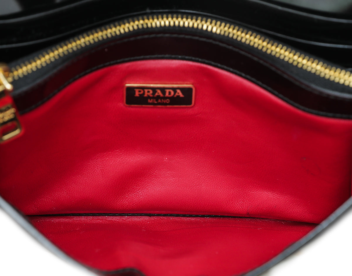 Prada Black Wallet On Chain