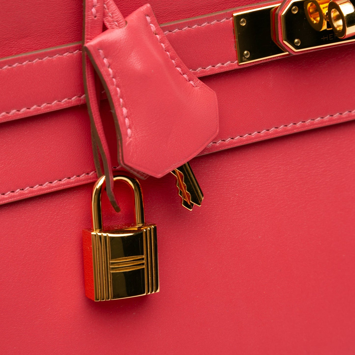 Hermès Kelly Sellier 32 Rose Lipstick Tadelakt Gold