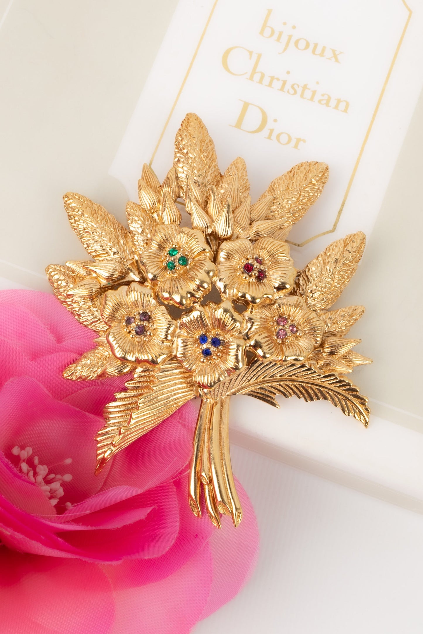 Broche fleurs Dior