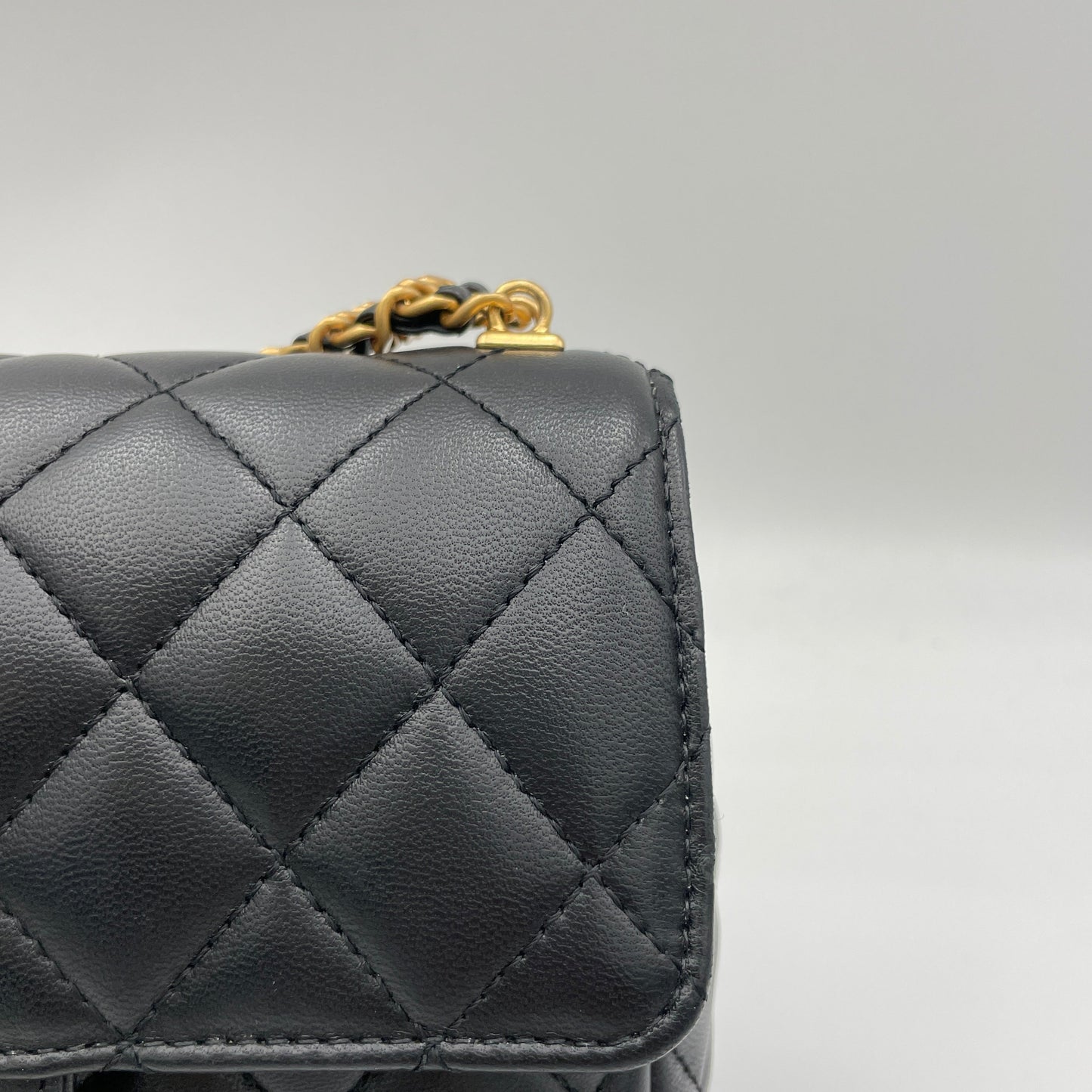 Square Flap Chain Black Crossbody Bag in Lambskin, Gold hardware