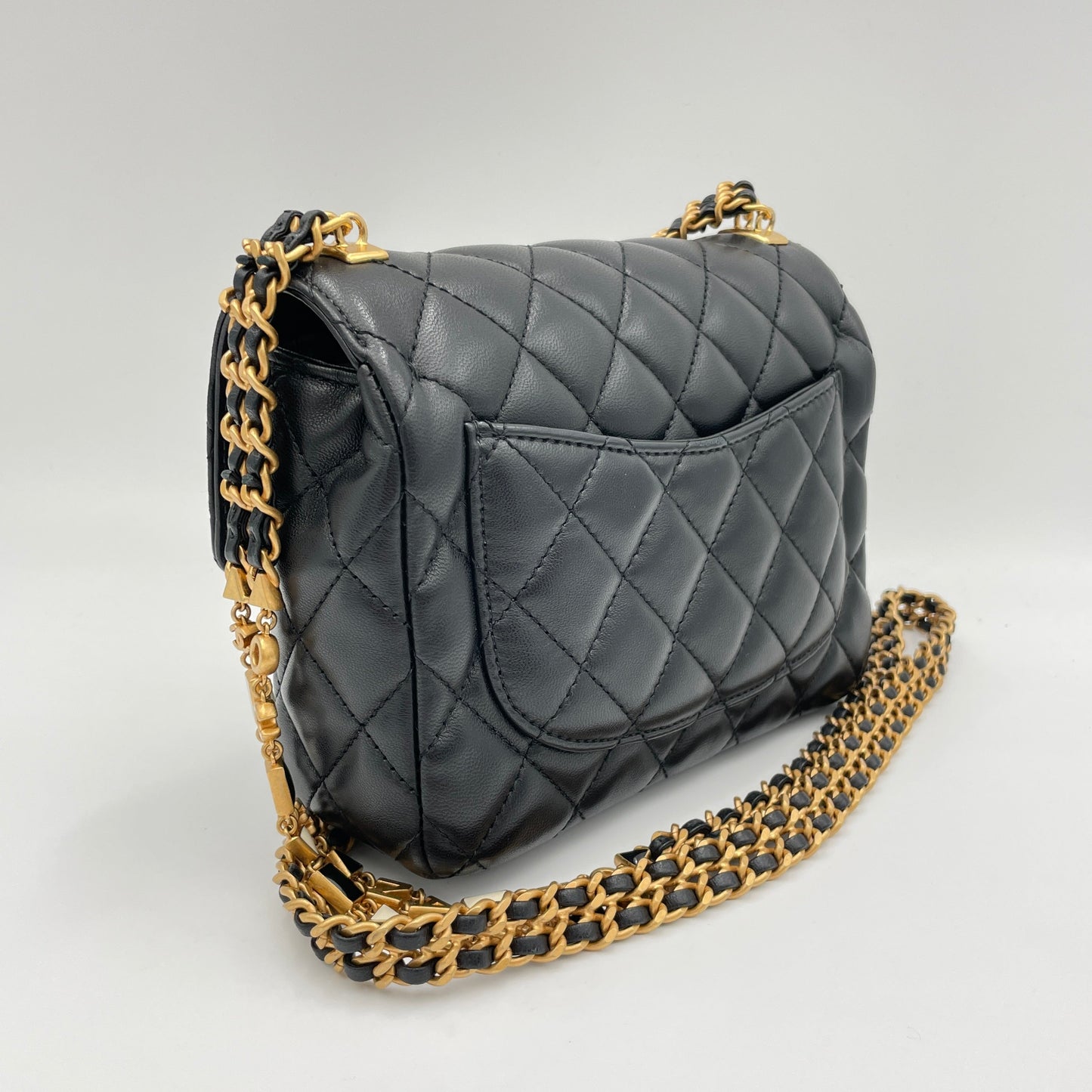 Square Flap Chain Black Crossbody Bag in Lambskin, Gold hardware