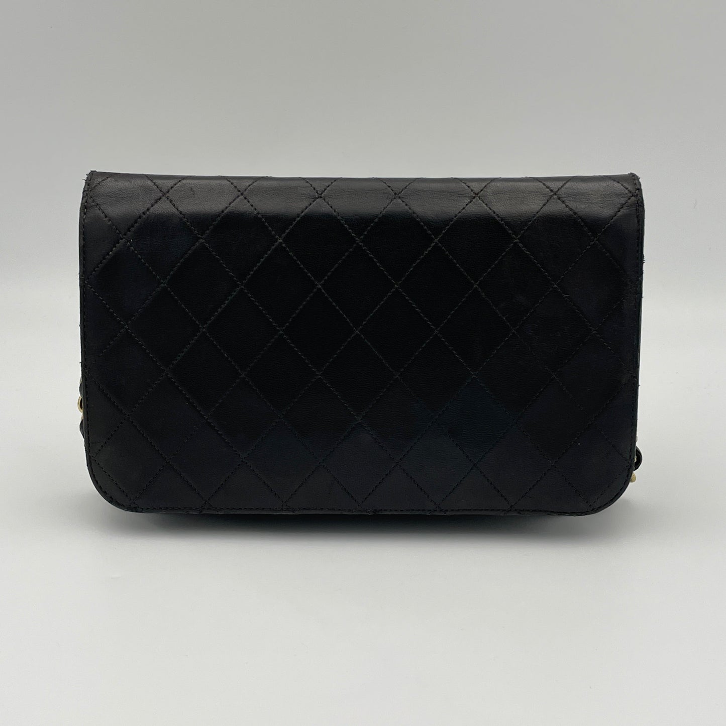 Vintage Quilted Flap Black Crossbody Bag in Lambskin, Gold hardware