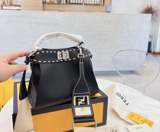 Woman leather Fendi Handbag