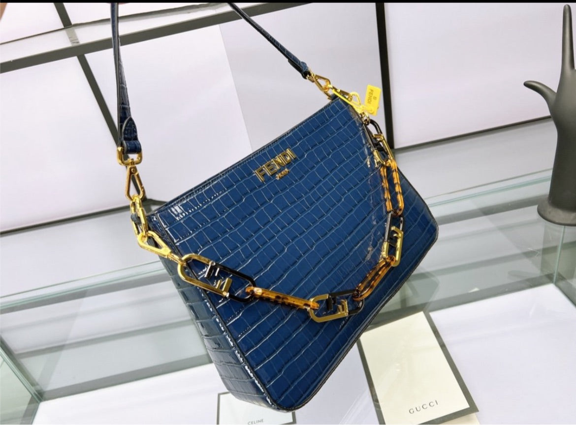 Woman Fendi shoulder handbag