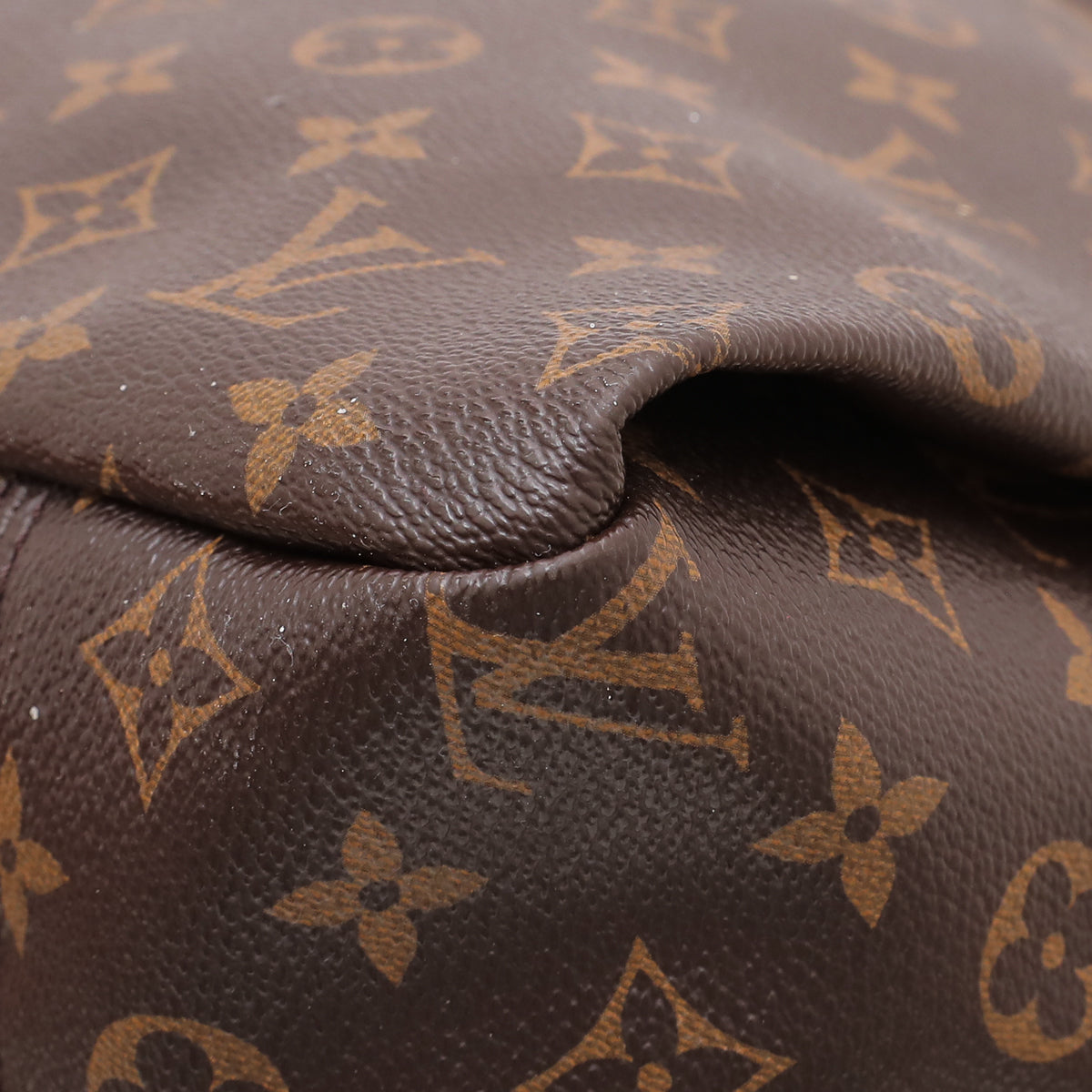 Louis Vuitton Monogram Artsy MM Bag