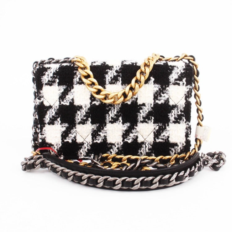 Chanel 19 WOC Bag Houndstooth Pattern with White Coin Pouch Full Set 2019 - Black/White