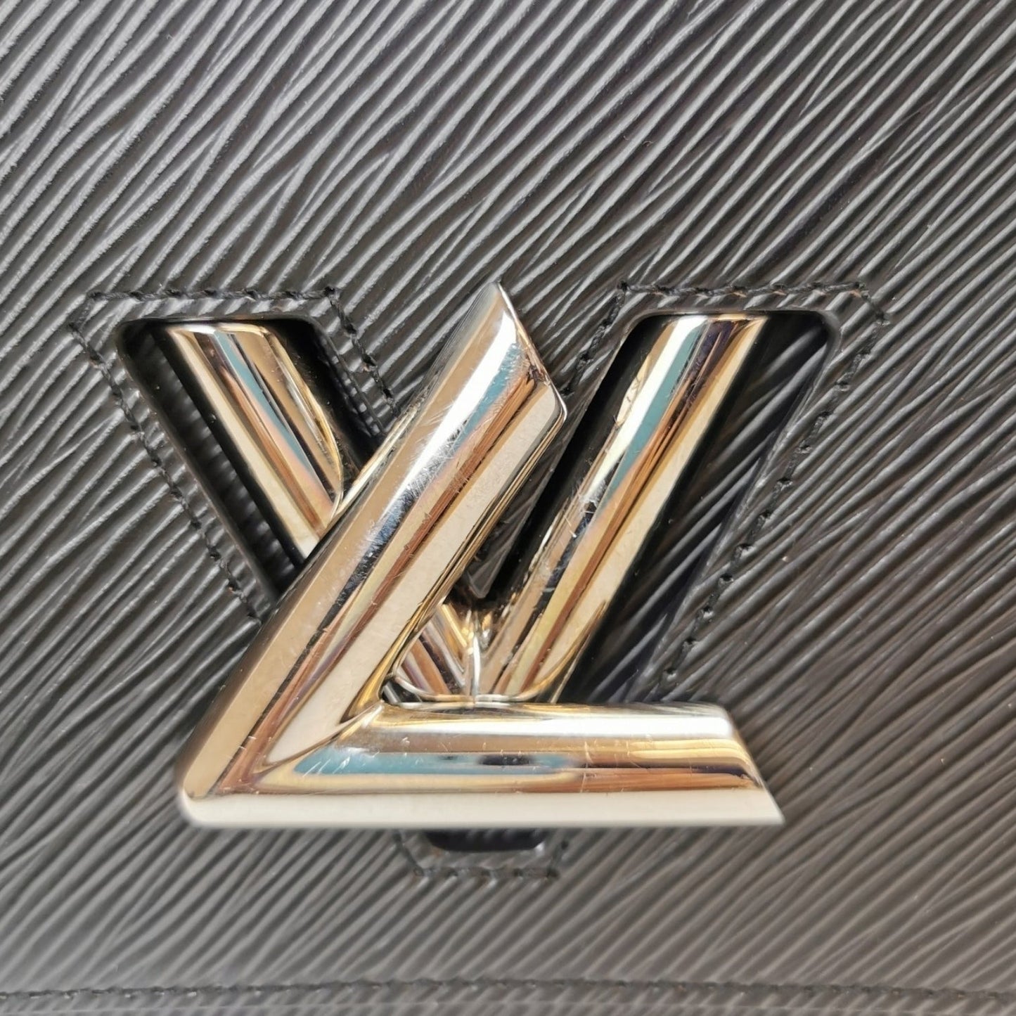 Louis Vuitton Twist MM Black Epi Silver